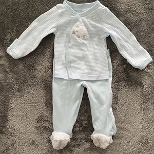 ⏰✨3 for 25 deal✨⏰ 0-3 month PJ set